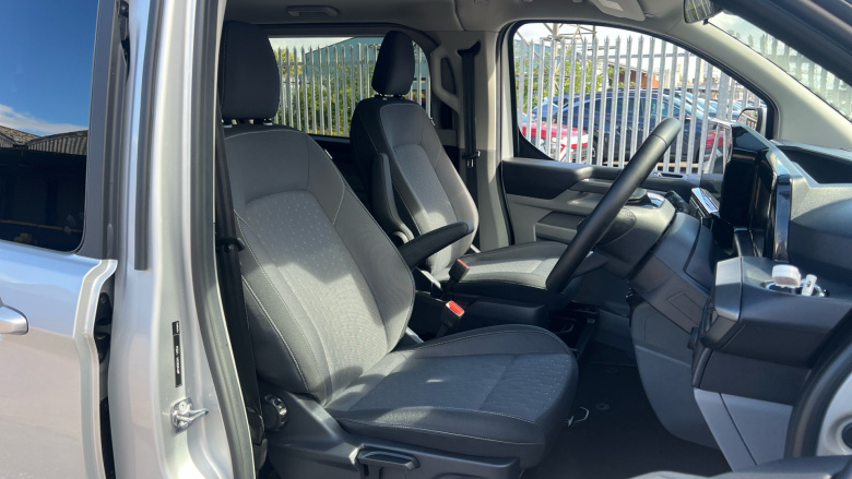 Ford Tourneo Custom 320 L2 Diesel Fwd 2.0 EcoBlue 136ps H1 Titanium 8 seater